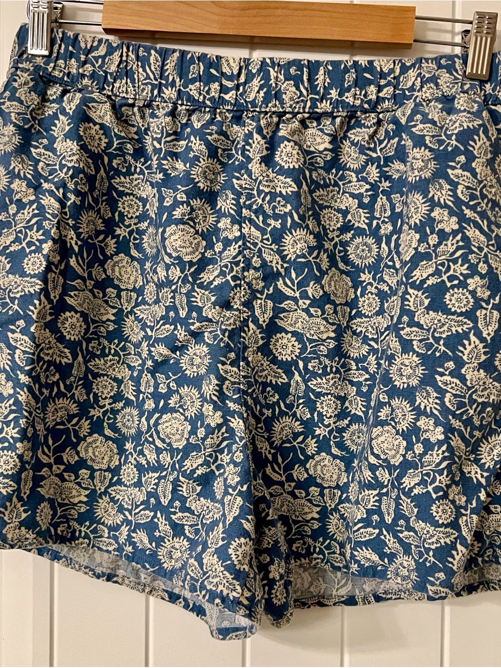 Universal Thread Blue Floral High-Waist Shorts